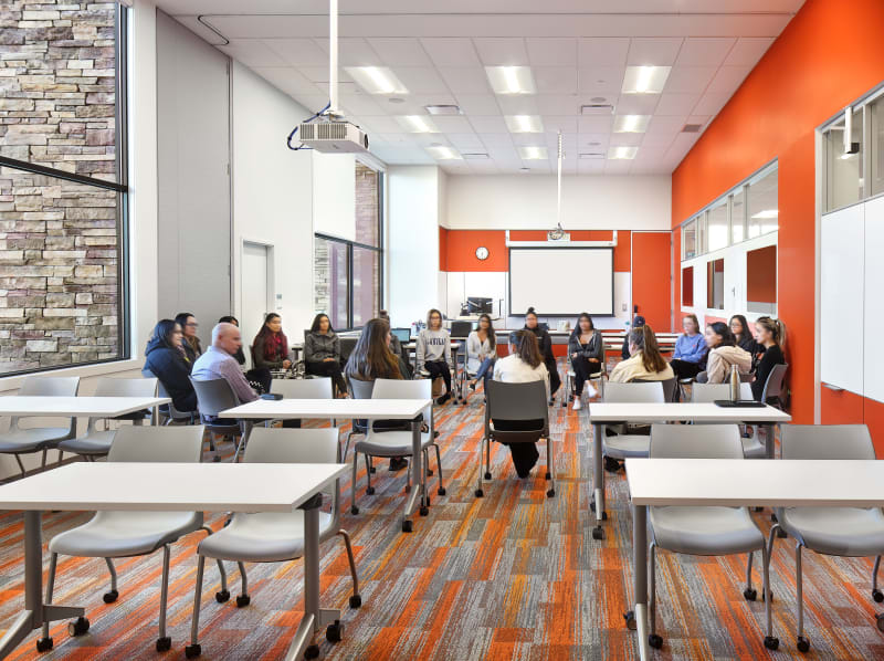 University common area with flexible construction based on modular walls