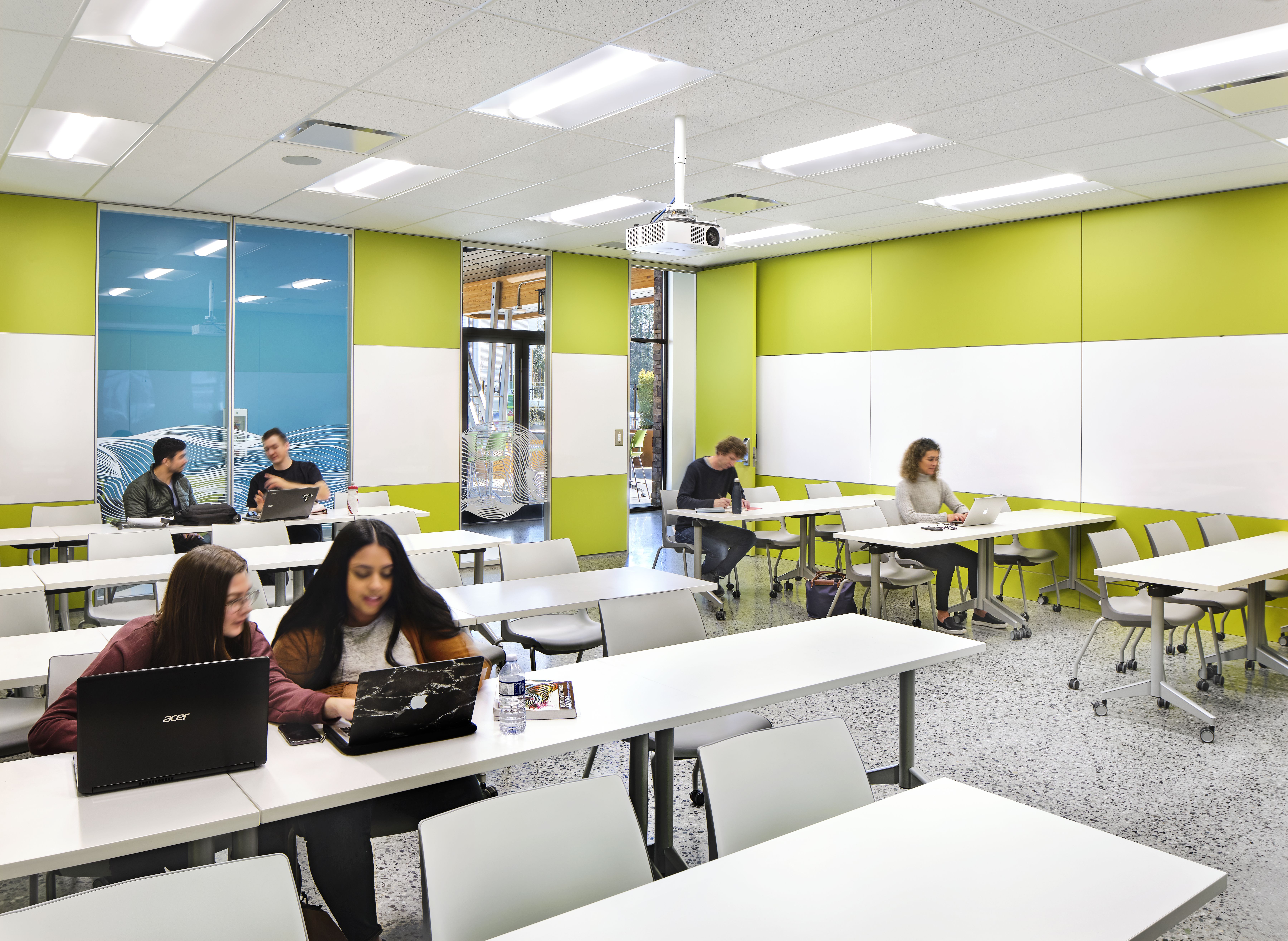 Modern classroom built with writeable modular solid and glass walls