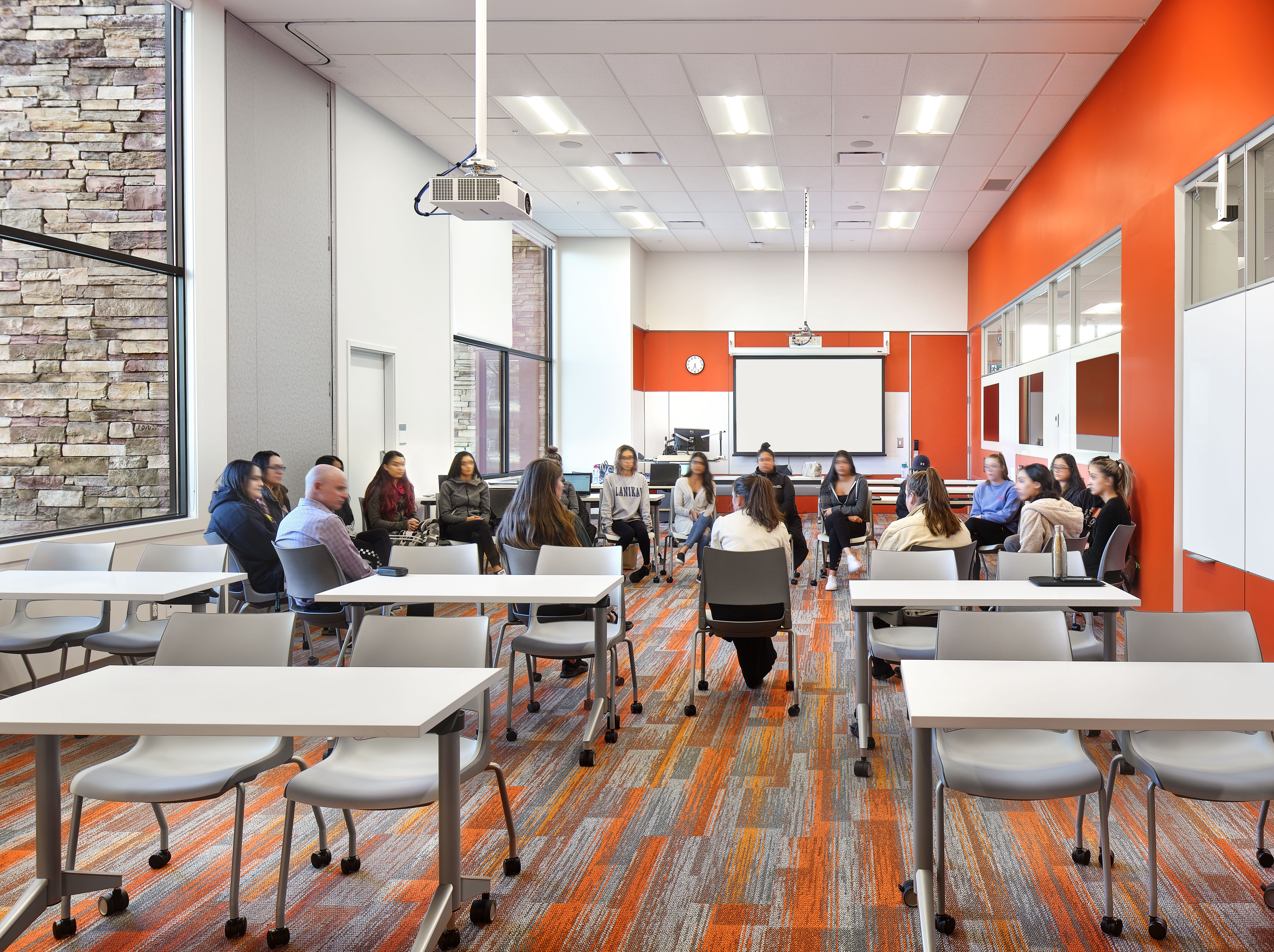 University common area with flexible construction based on modular walls