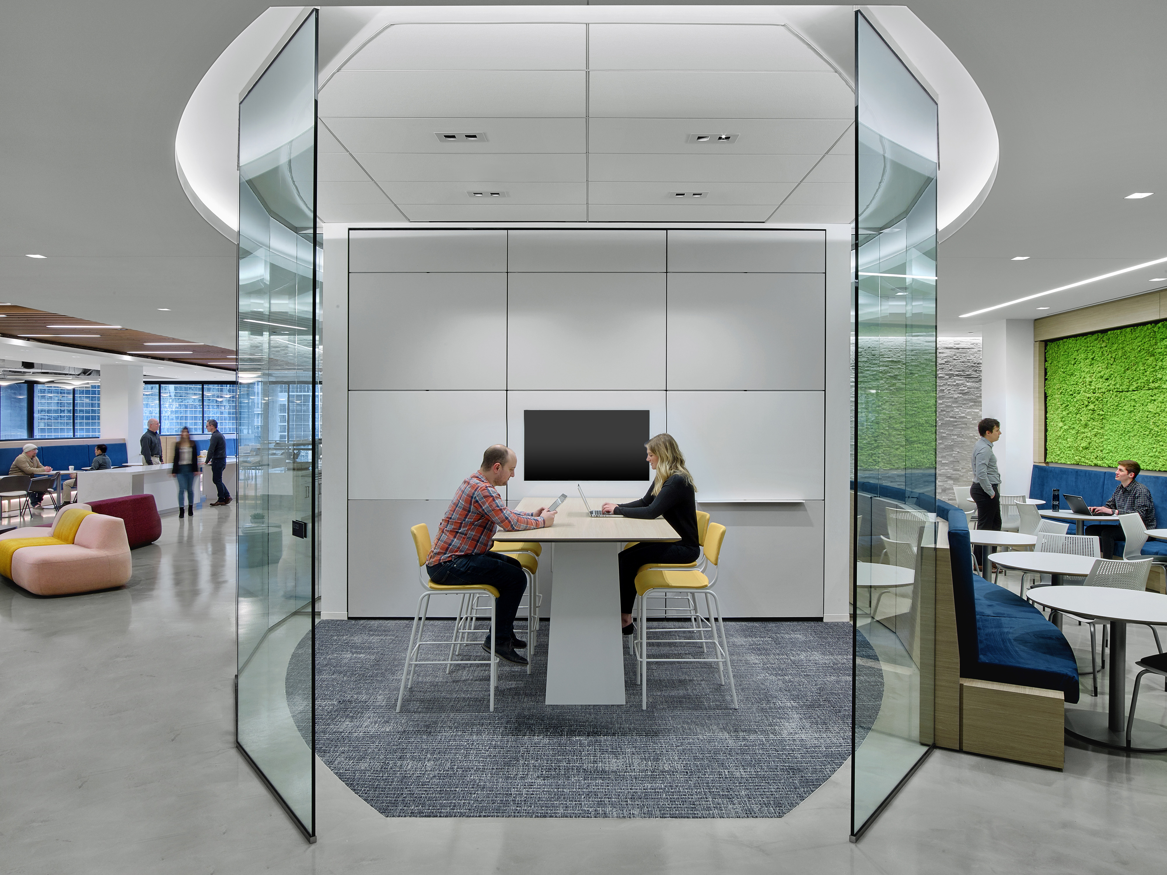 Image of an office using prefab modular wall panels in a meeting room